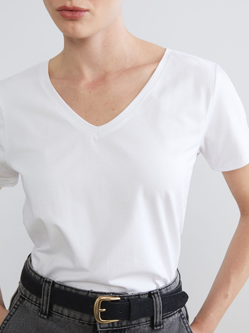 Beyaz Büyük Beden V Yaka Kadın Tişört-3