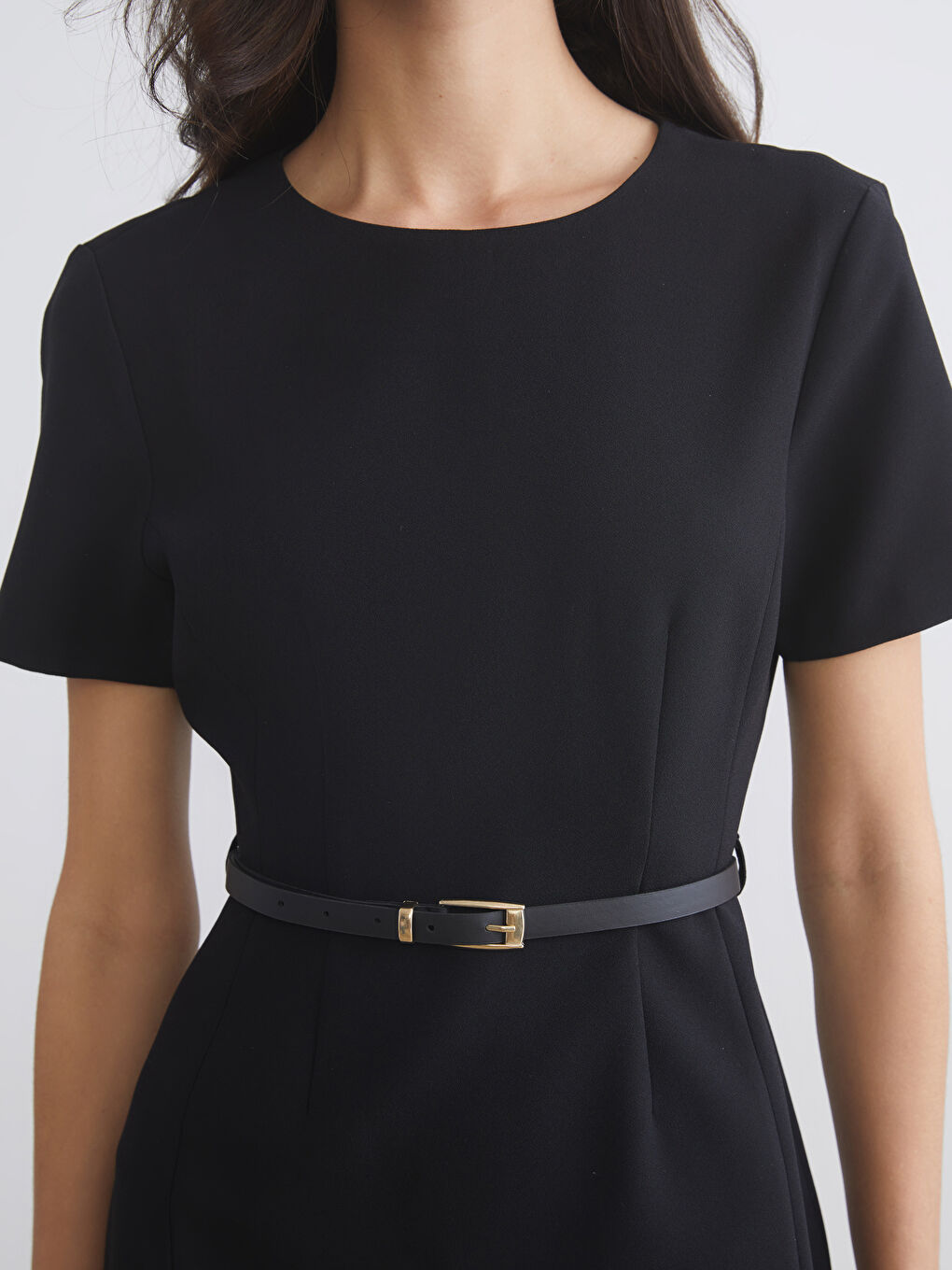 Siyah Bisiklet Yaka Belden Oturtmalı Kemerli Elbise-2