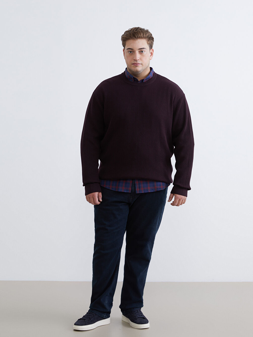 Ерлерге арналған трикотаж ұзын жеңді дөңгелек жағалы жемпір-1