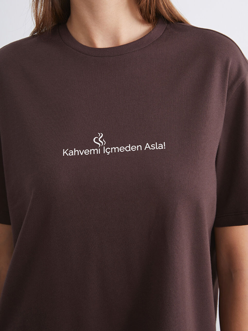 Kahverengi Bisiklet Yaka Slogan Baskılı Oversize Kadın Tişört-2