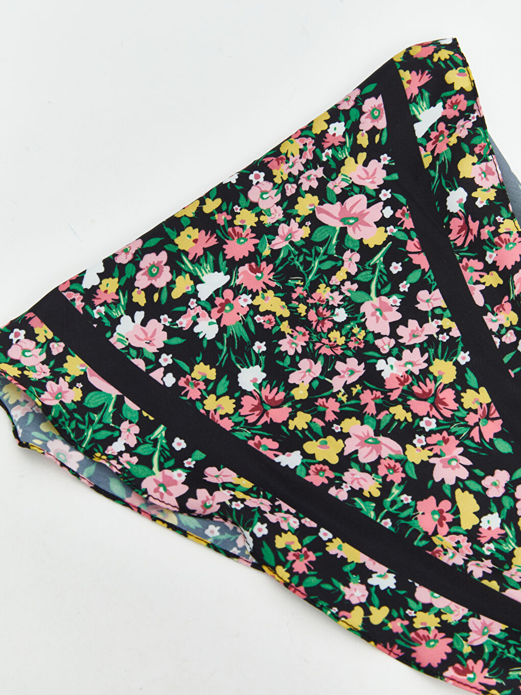 Siyah Desenli Kadın Bandana-1