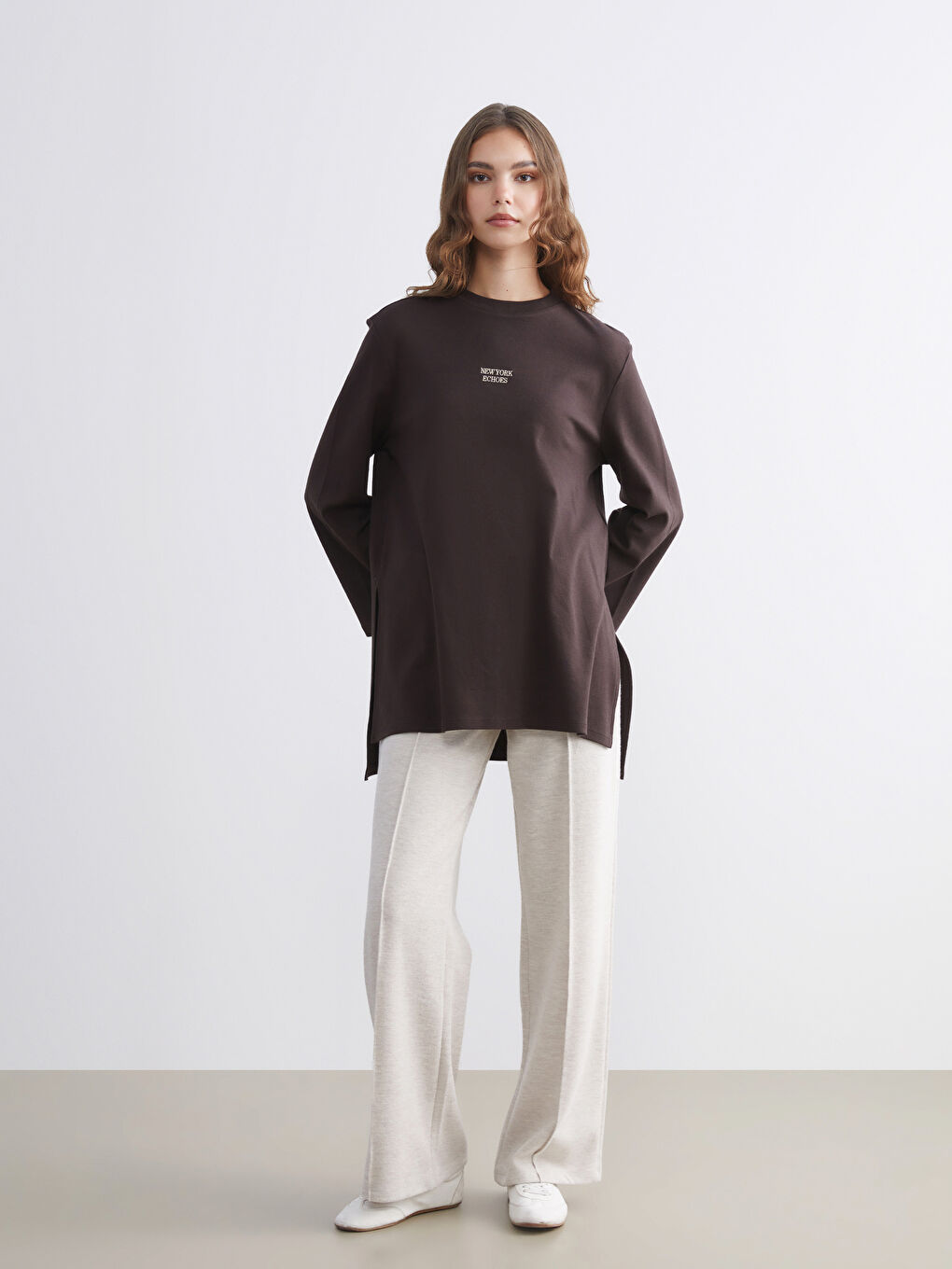 Kahverengi New York Nakışlı Oversize Kadın Sweatshirt Tunik-1