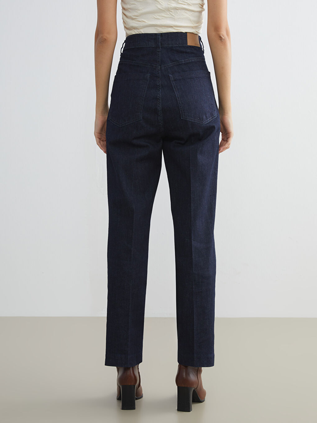 İndigo Straight Fit Kadın Jean Pantolon-3