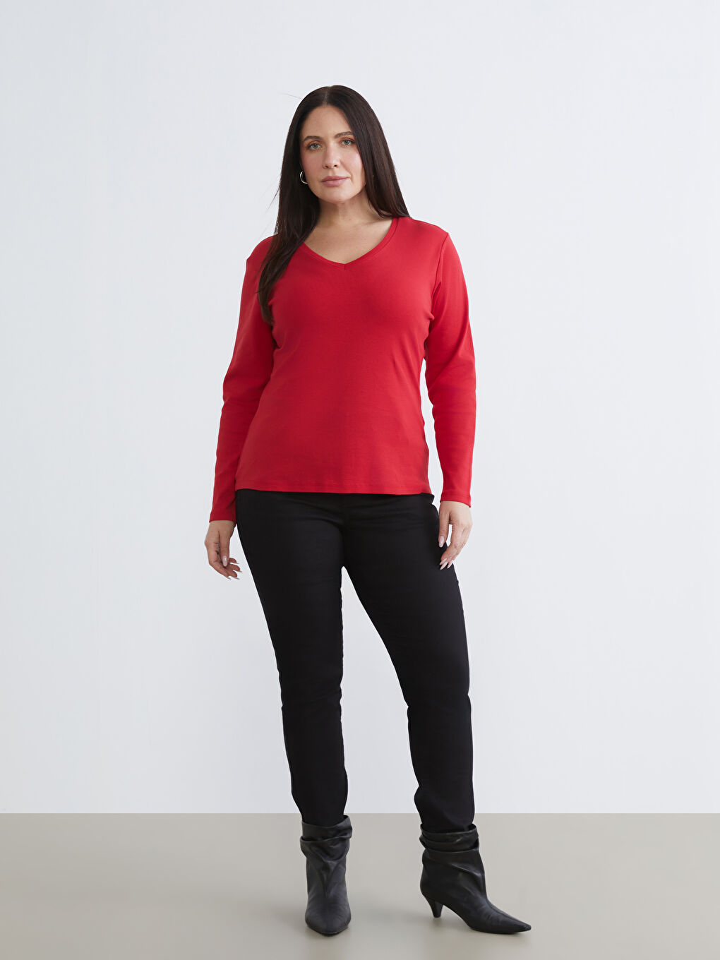 Kırmızı V Yaka Kadın Tişört-1