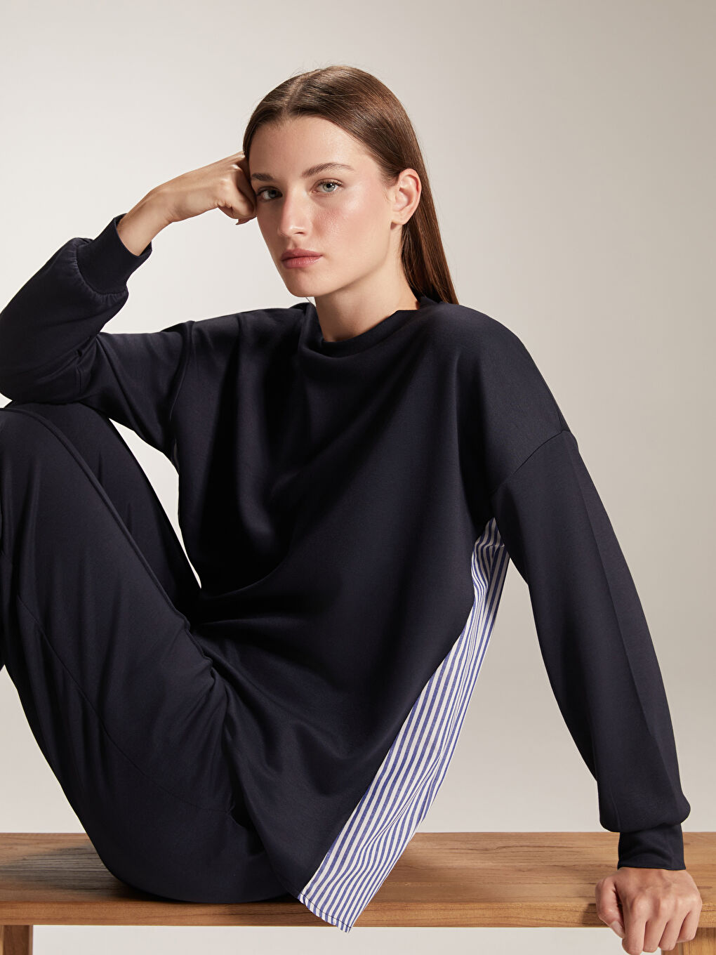 Lacivert Bisiklet Yaka Çizgili Kadın Sweatshirt