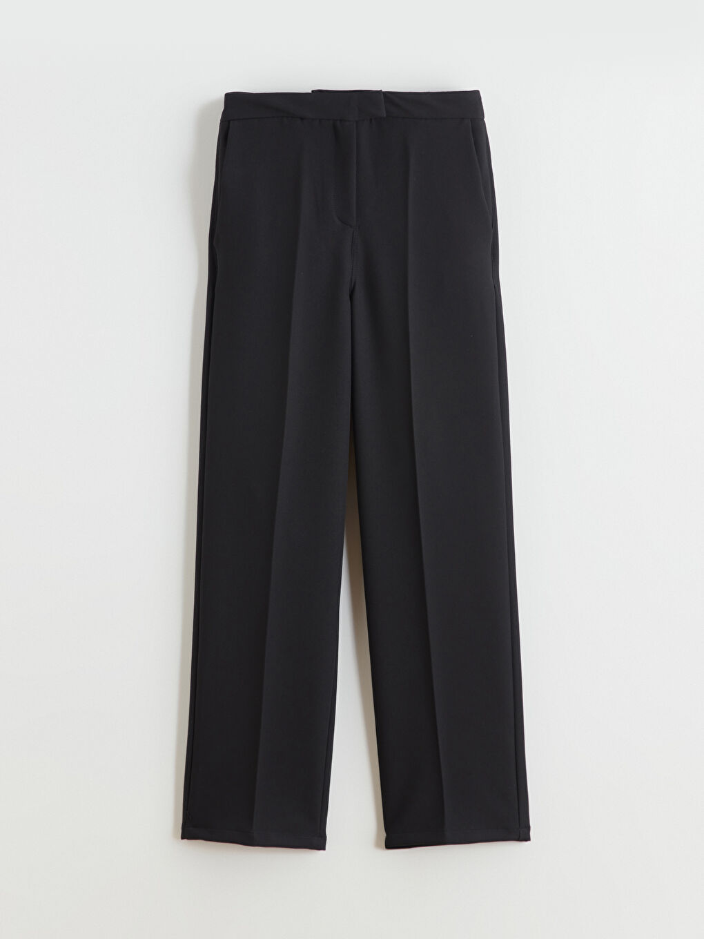 Siyah Düz Paça Kadın Kumaş Pantolon-4