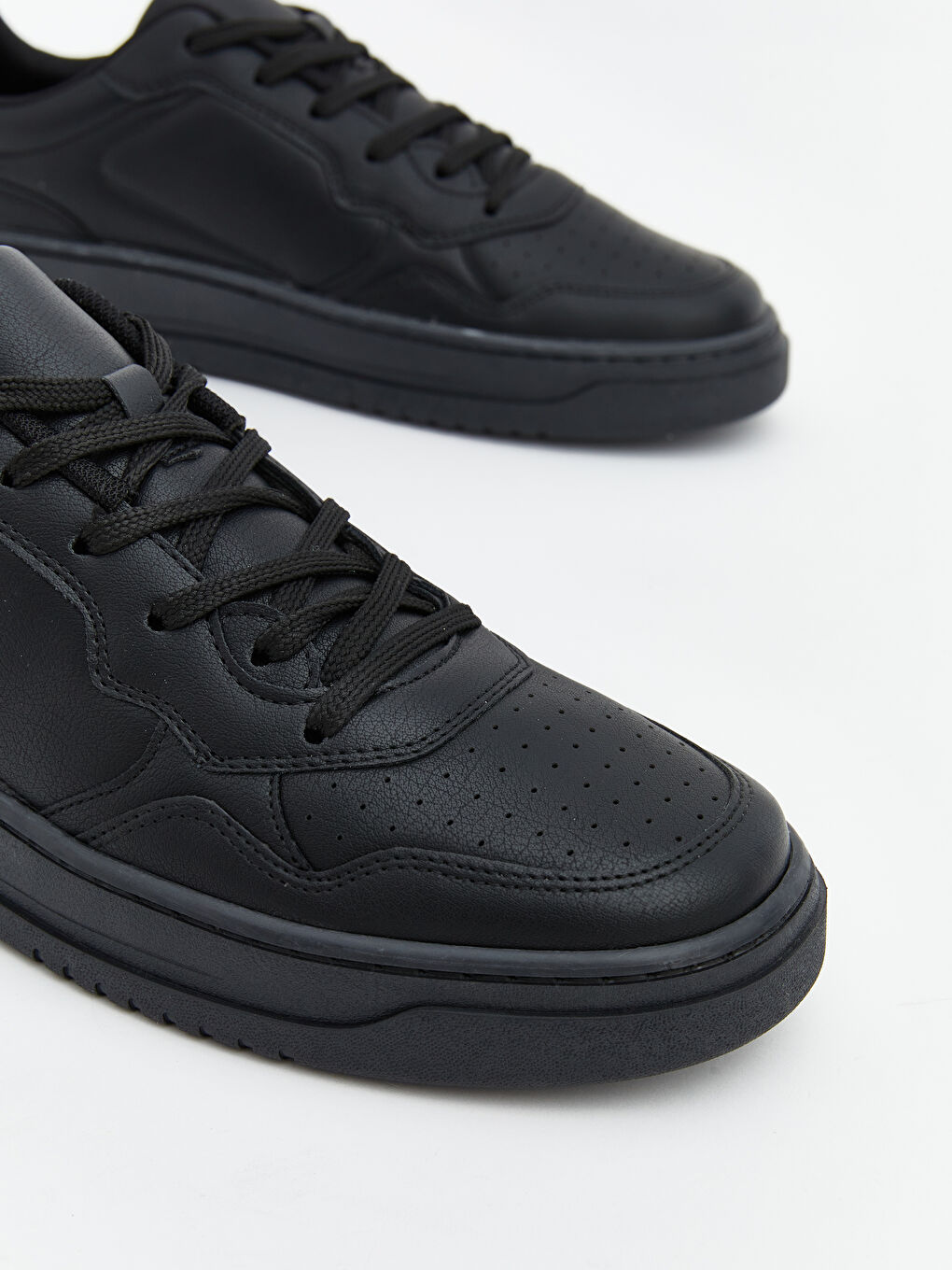 Siyah Deri Görünümlü Erkek Spor Ayakkabı-2