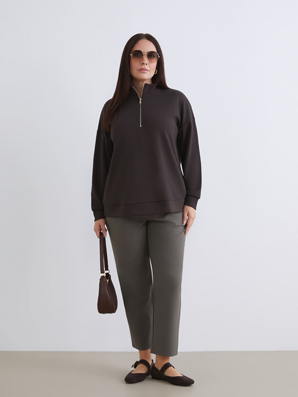 Kahverengi Büyük Beden Dik Yaka Kadın Sweatshirt-1