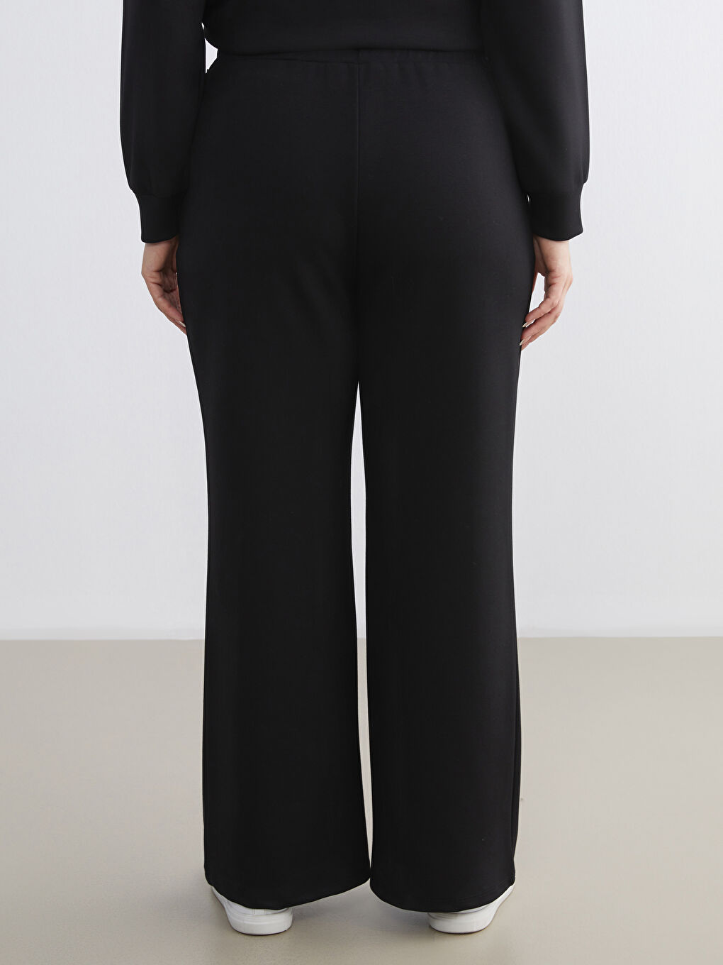 Siyah Büyük Beden Beli Lastikli Kadın Eşofman Altı-3