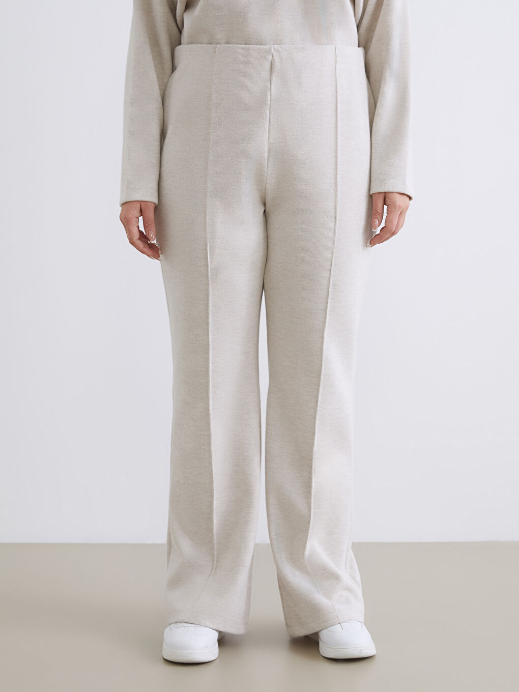 Bej Büyük Beden Beli Lastikli Kadın Eşofman Altı-3