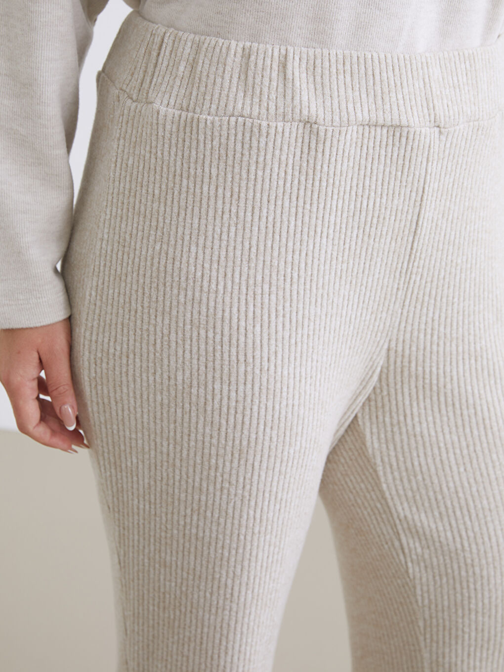 Bej Büyük Beden Beli Lastikli Kadın Eşofman Altı-2