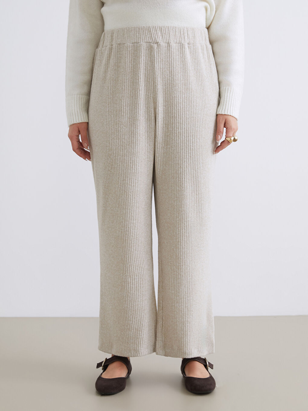 Bej Büyük Beden Beli Lastikli Kadın Eşofman Altı-1