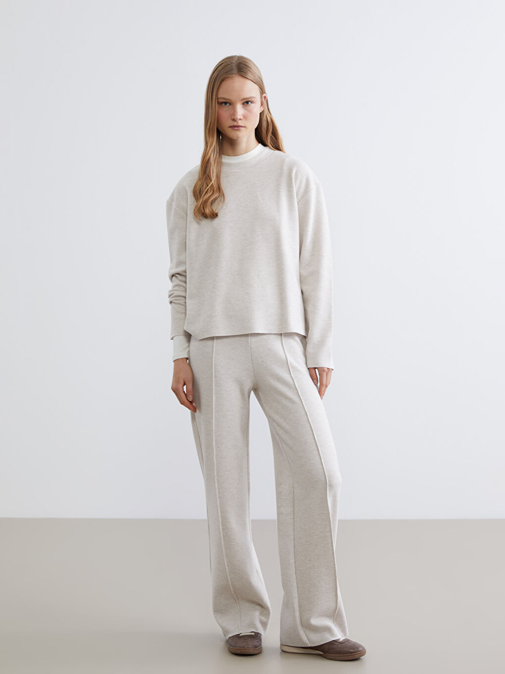 Bej Bisiklet Yaka Uzun Kollu Kadın Tişört-1