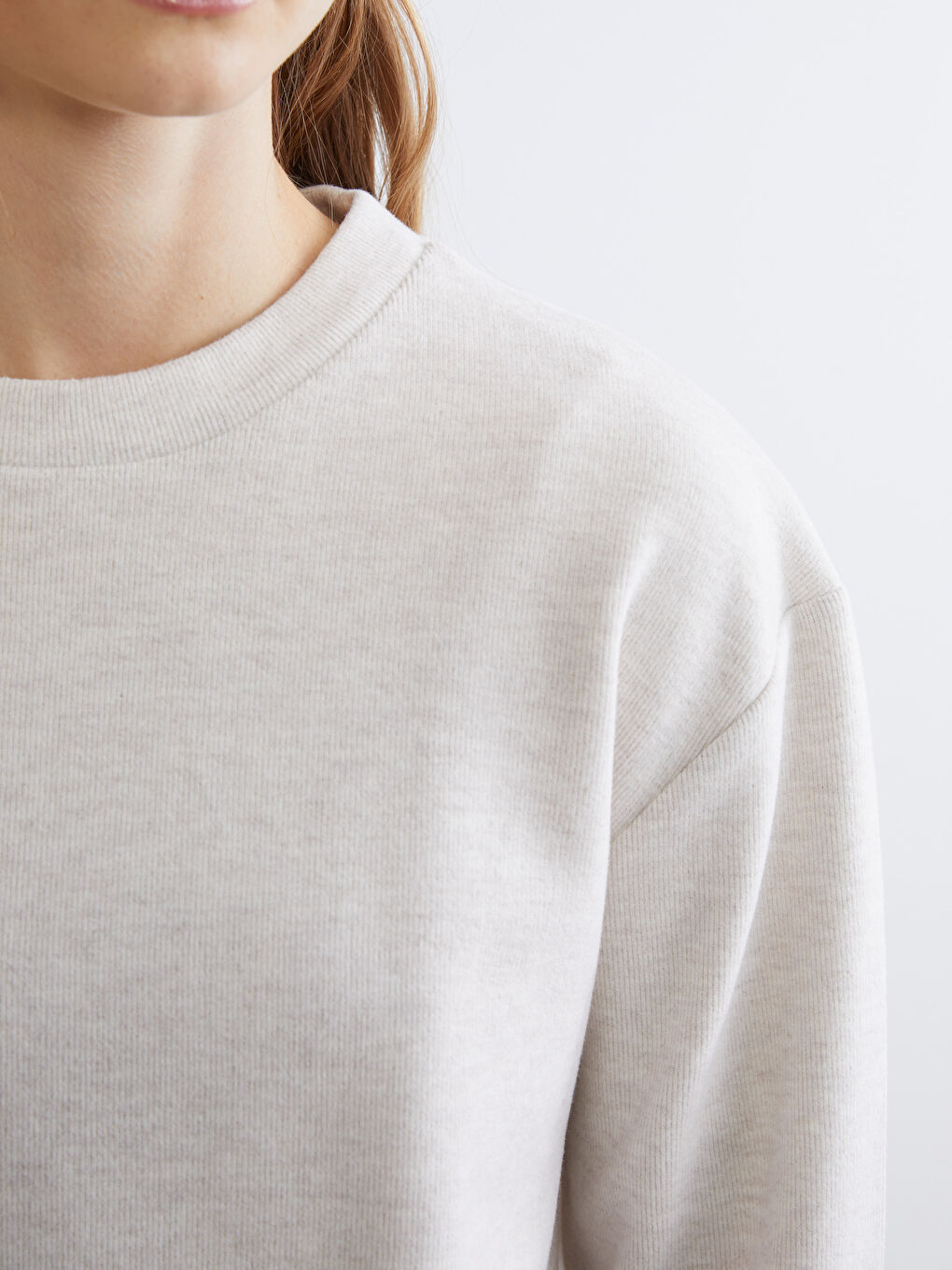 Bej Bisiklet Yaka Uzun Kollu Kadın Tişört-2