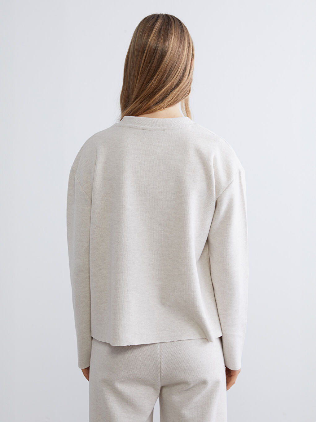 Bej Bisiklet Yaka Uzun Kollu Kadın Tişört-3