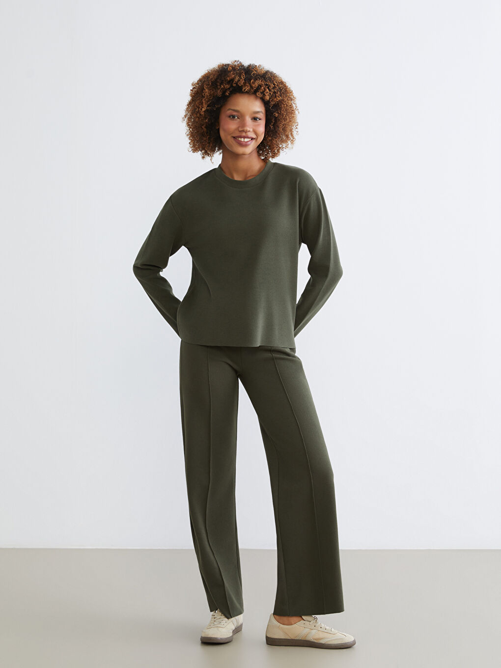 Yeşil Bisiklet Yaka Uzun Kollu Kadın Tişört-1