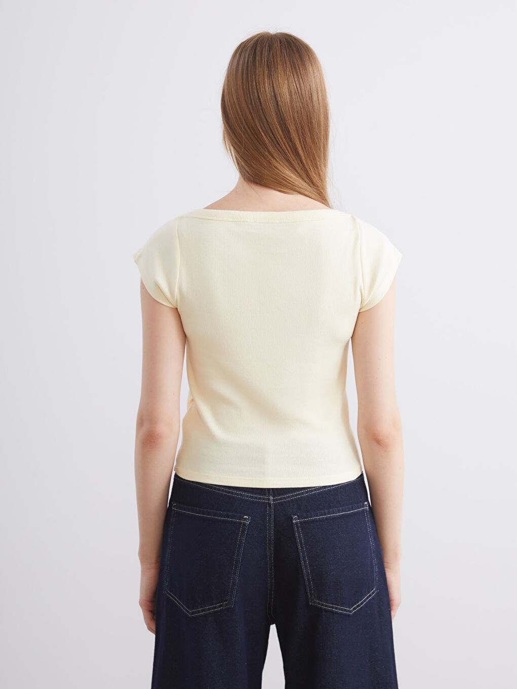 Sarı Kayık Yaka Kadın Tişört-3