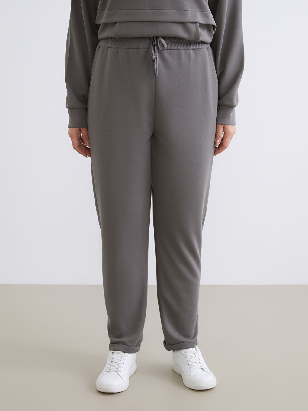 Gri Büyük Beden Beli Lastikli Kadın Eşofman Altı-3