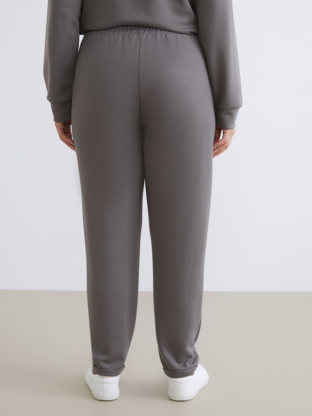 Gri Büyük Beden Beli Lastikli Kadın Eşofman Altı-7