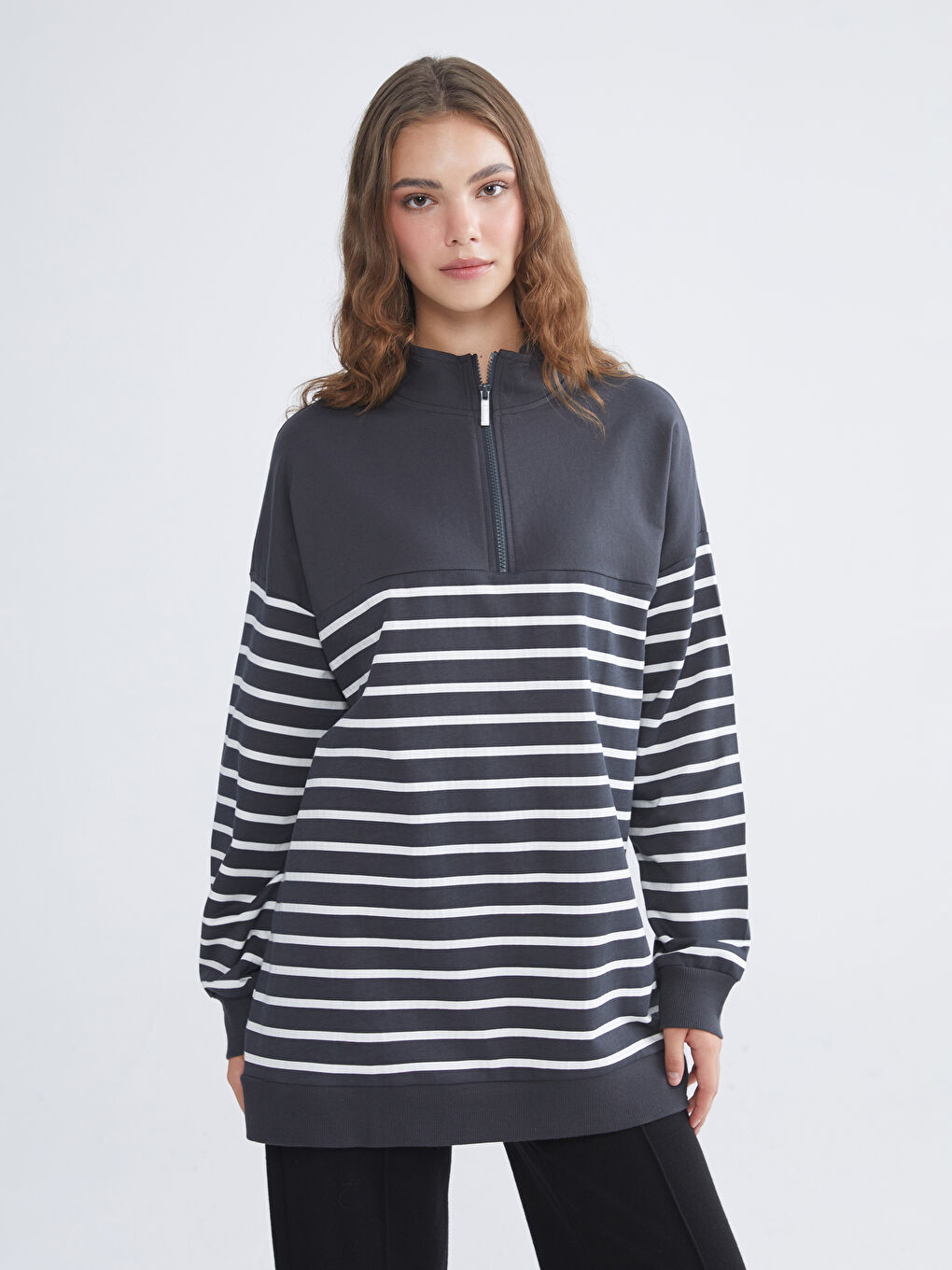 Gri Büyük Beden Çizgili Kadın Sweatshirt Tunik