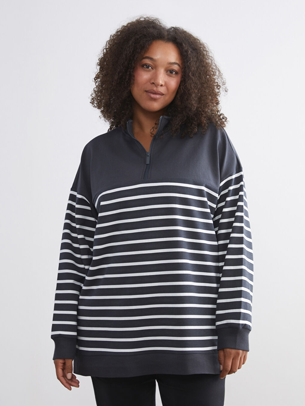 Gri Büyük Beden Çizgili Kadın Sweatshirt Tunik-1