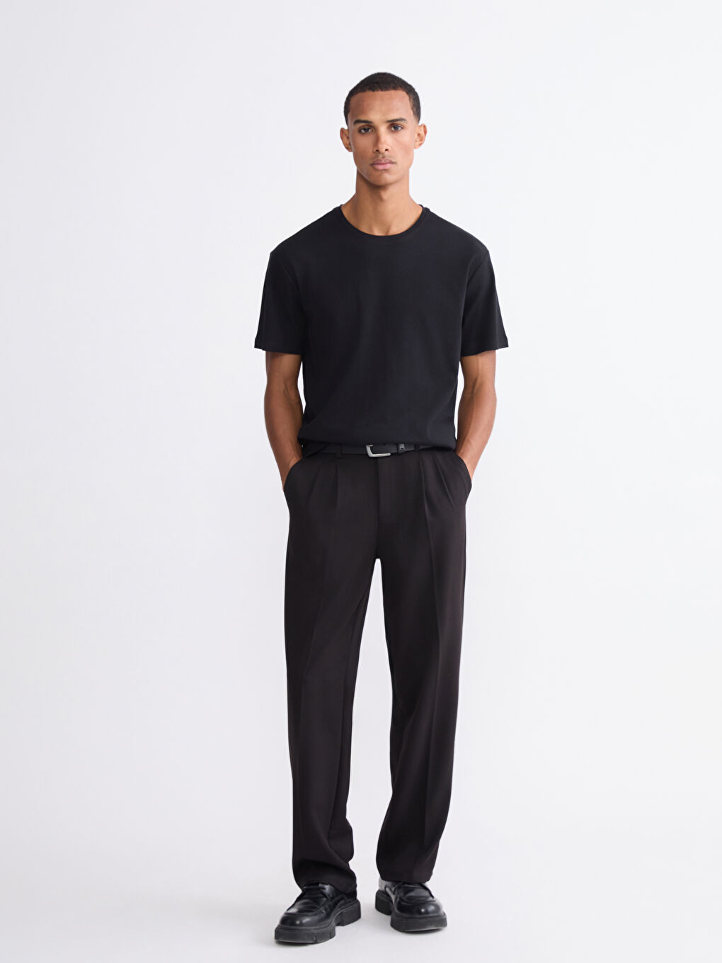 Siyah Bisiklet Yaka Erkek Tişört-1