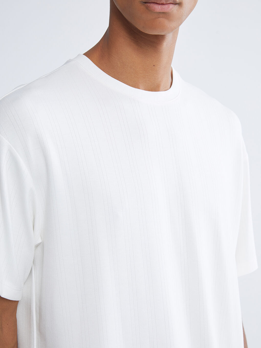 Ekru Bisiklet Yaka Erkek Tişört-2