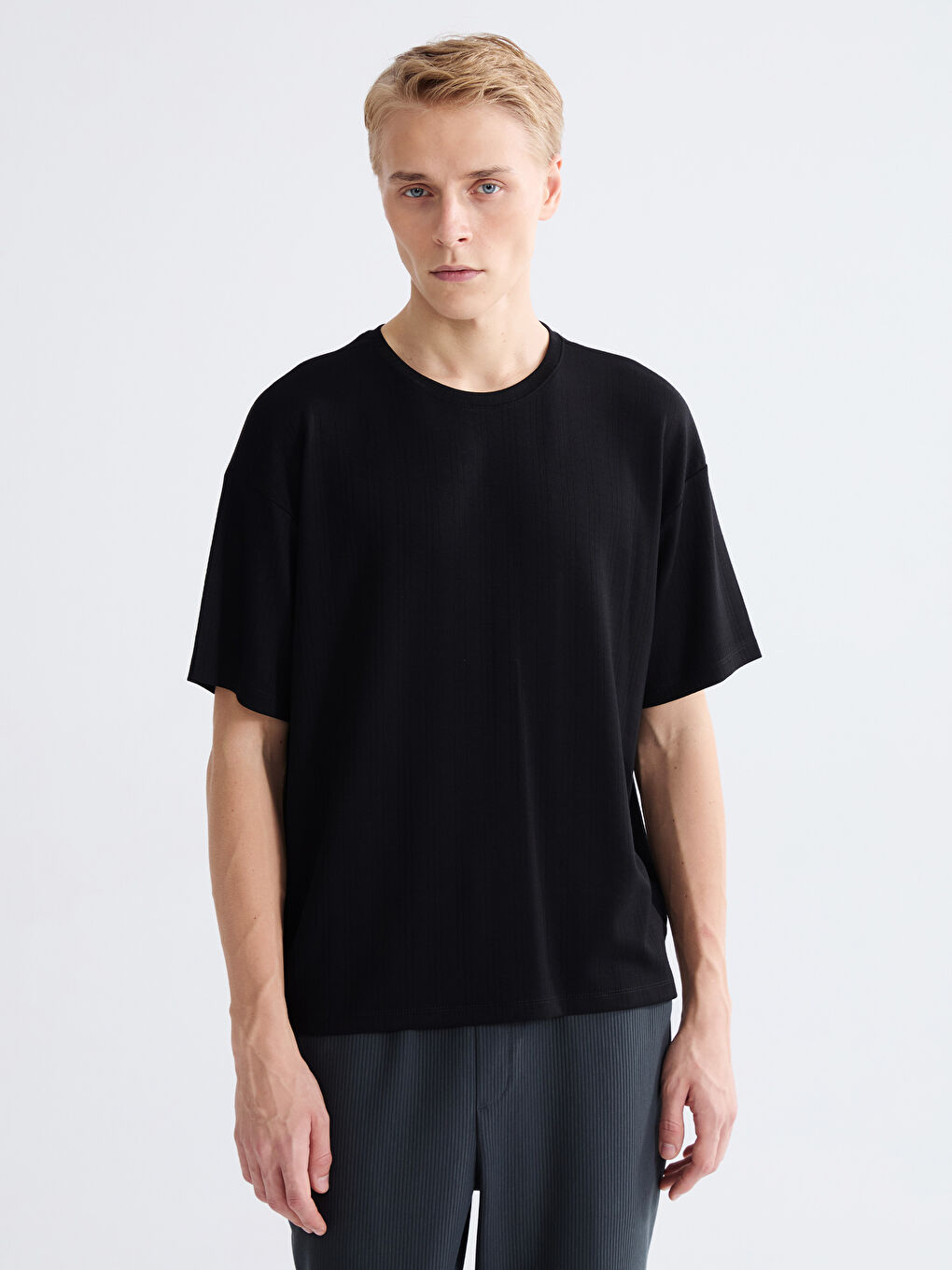 Siyah Bisiklet Yaka Erkek Tişört