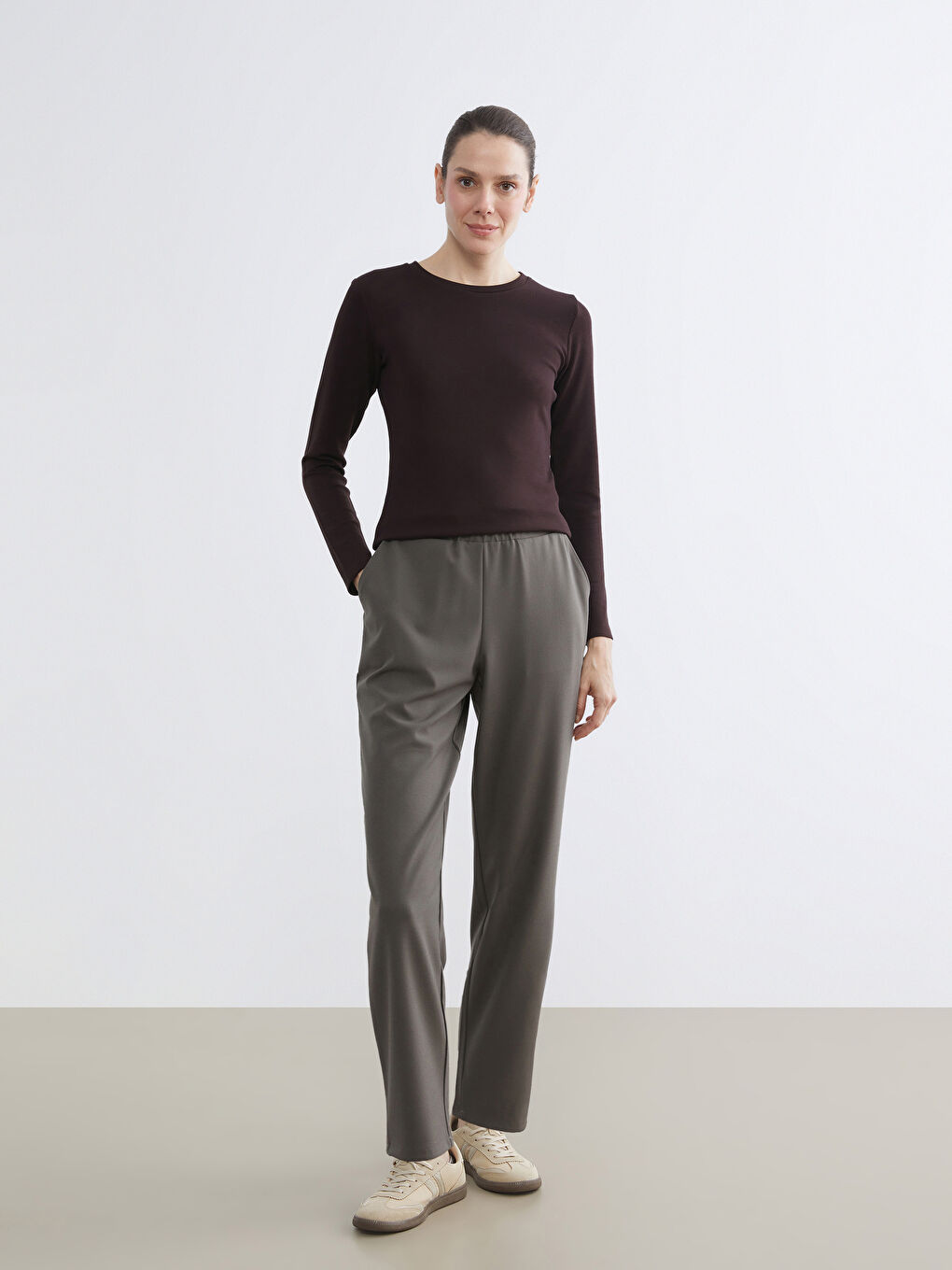 Žena SMEĐA Tijelo-1