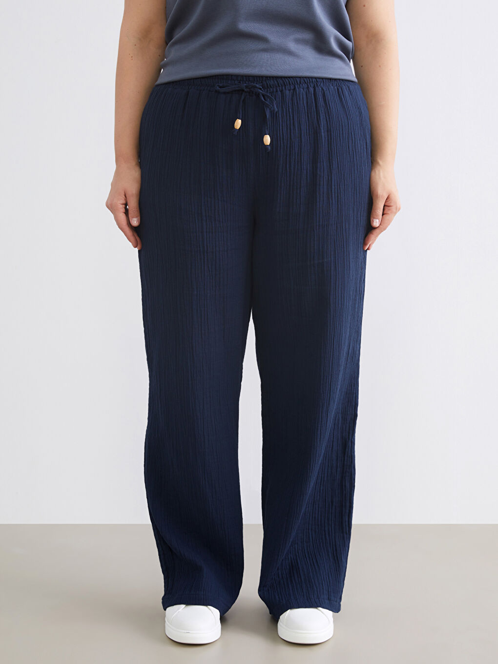 Lacivert Beli Lastikli Dokulu Geniş Paça Kadın Pantolon-3