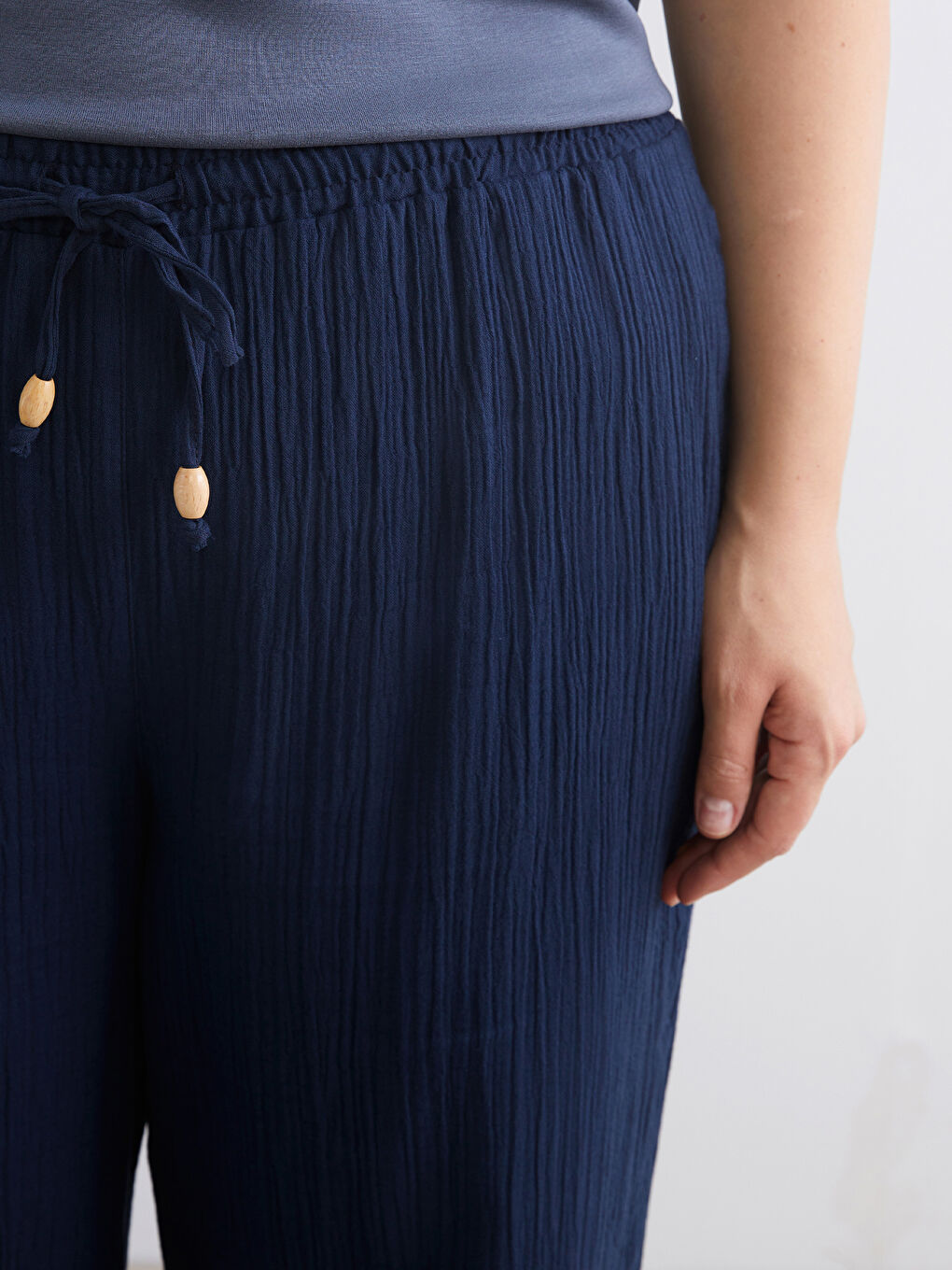 Lacivert Beli Lastikli Dokulu Geniş Paça Kadın Pantolon-5