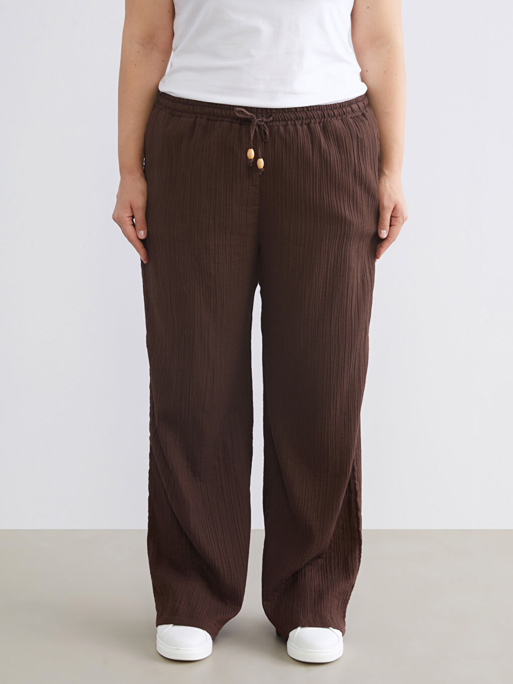 Kahverengi Beli Lastikli Dokulu Geniş Paça Kadın Pantolon-3