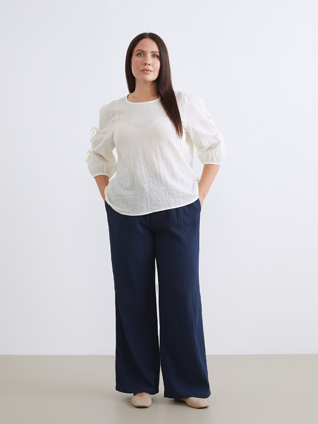 Lacivert Beli Lastikli Dokulu Geniş Paça Kadın Pantolon-1