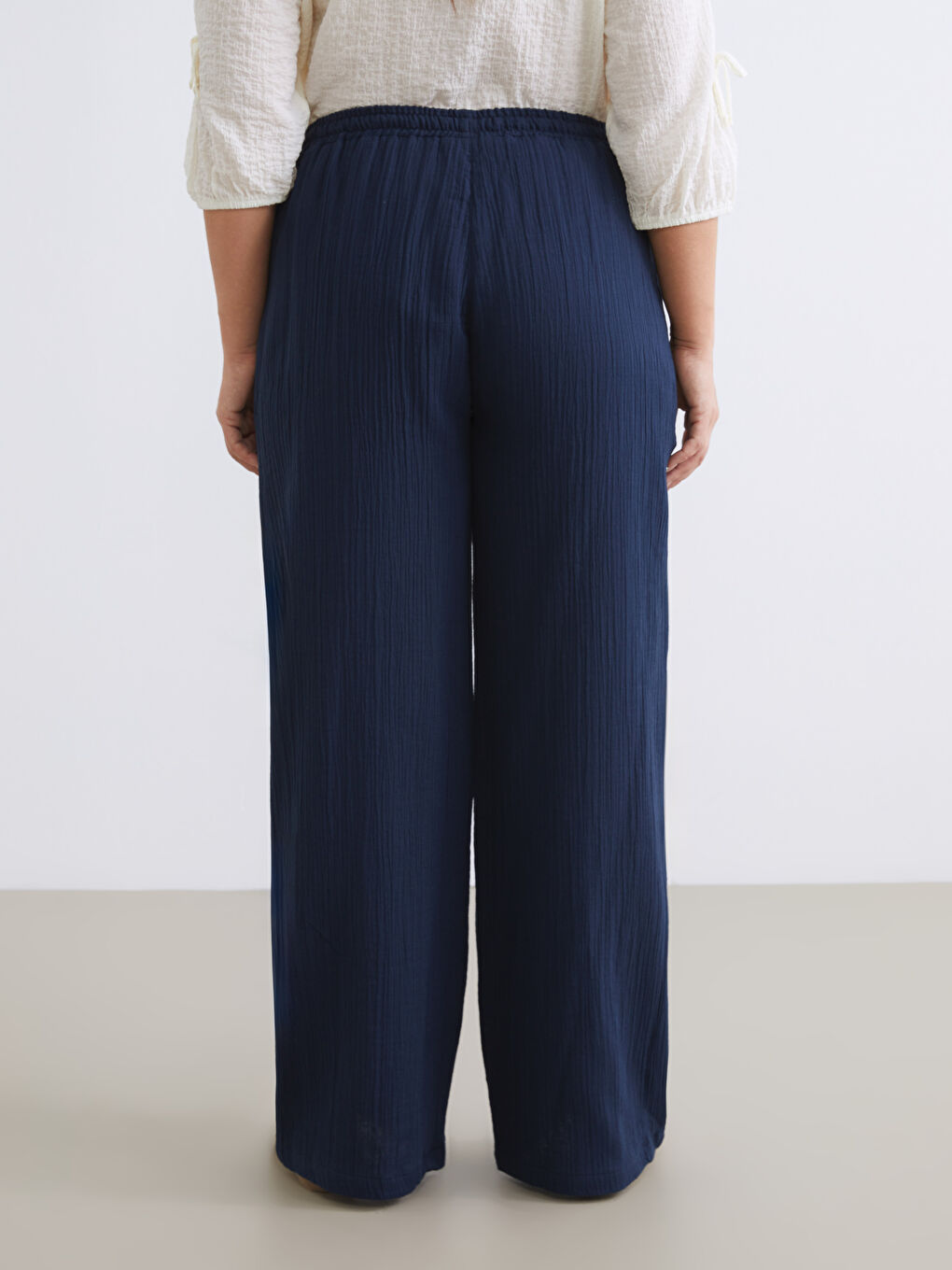 Lacivert Beli Lastikli Dokulu Geniş Paça Kadın Pantolon-6