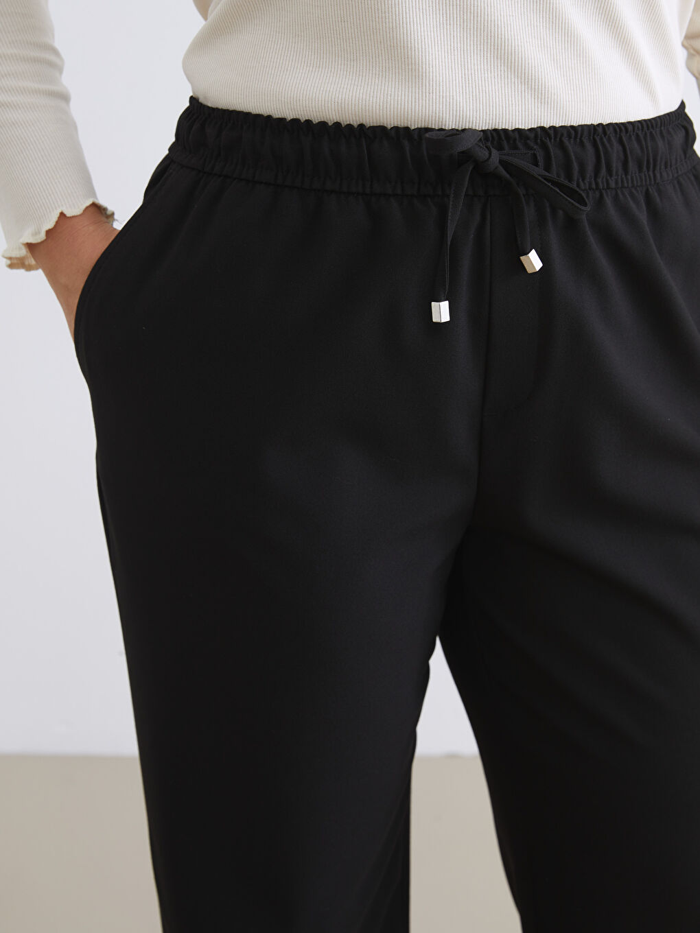 Siyah Beli Lastikli Kadın Pantolon-4