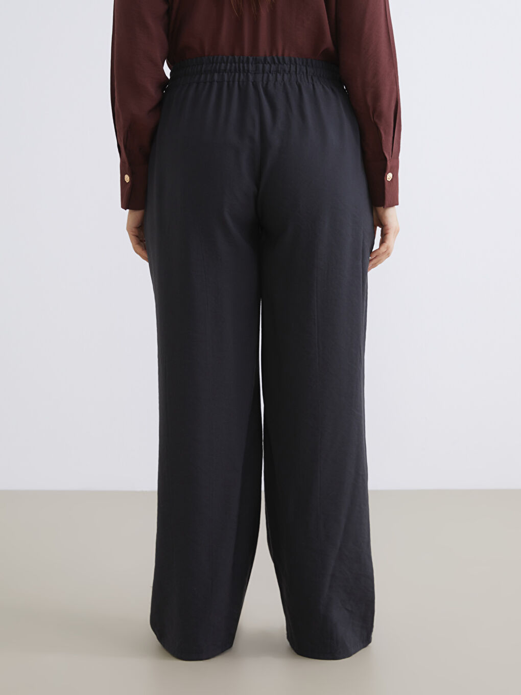 Siyah Beli Lastikli Modal Karışımlı Kadın Pantolon-5