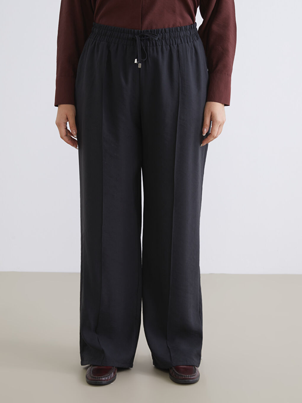 Siyah Beli Lastikli Modal Karışımlı Kadın Pantolon-2