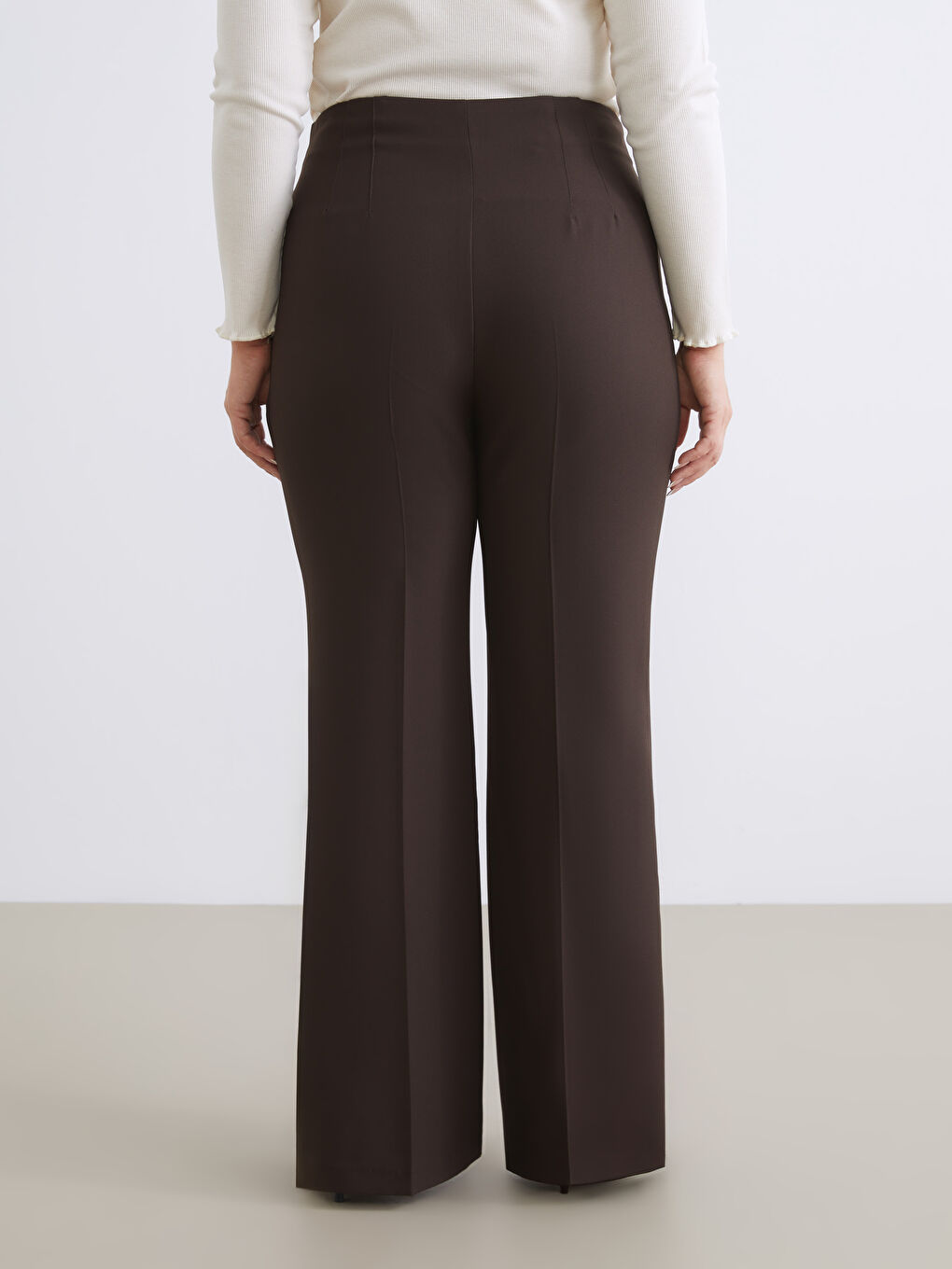Kahverengi Dar Fit İspanyol Paça Kadın Pantolon-3