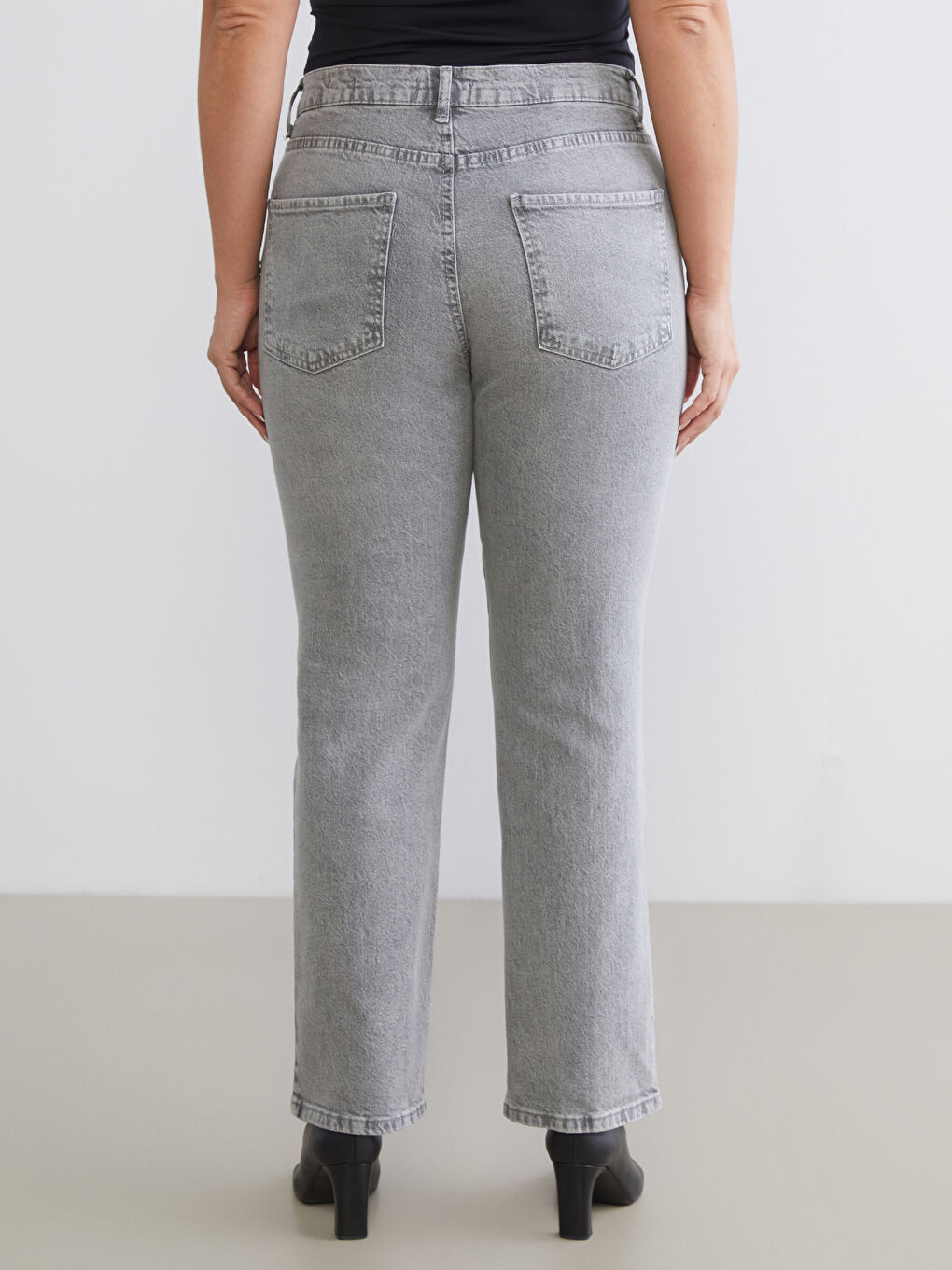 Gri Mom Fit Kadın Jean Pantolon-3