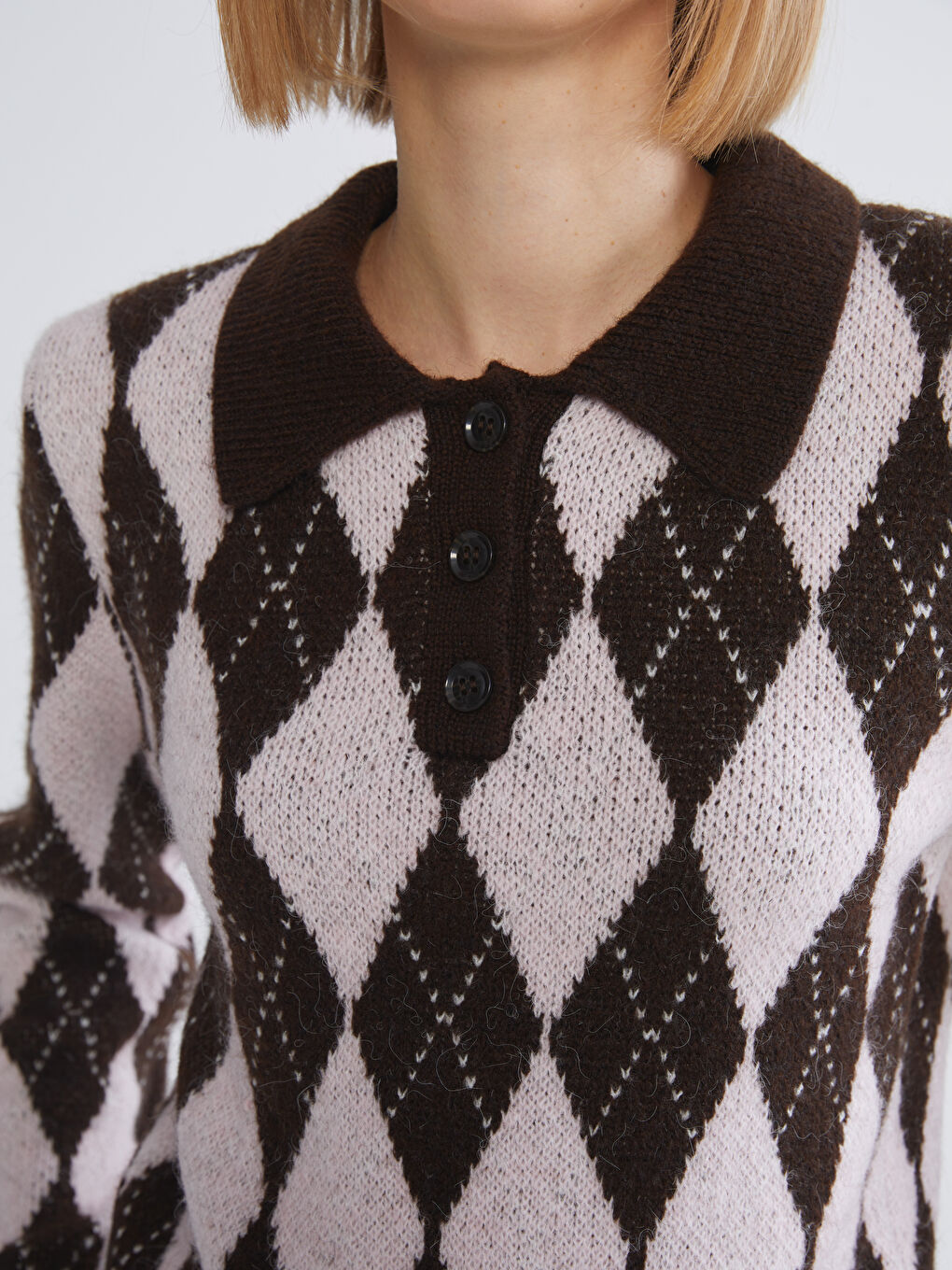 Kahverengi Polo Yaka Baklava Desenli Kadın Triko Kazak-2