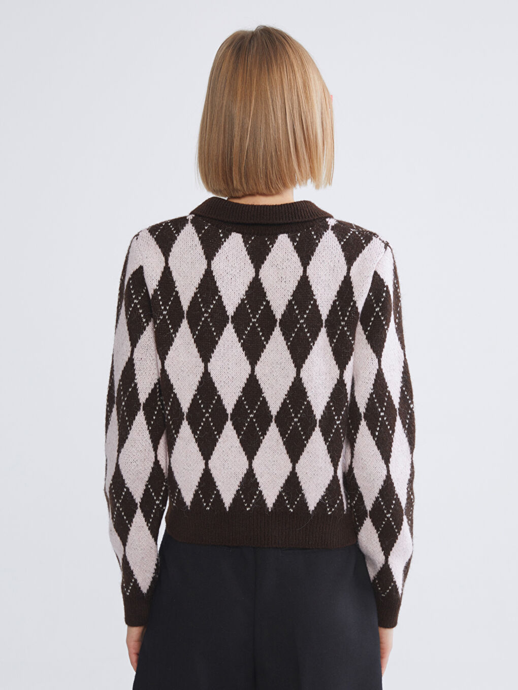 Kahverengi Polo Yaka Baklava Desenli Kadın Triko Kazak-3