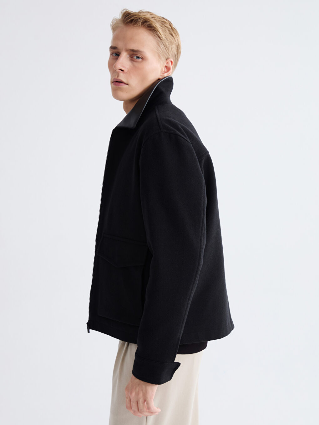 Siyah Standart Kalıp Gömlek Yaka Erkek Kaşe Mont