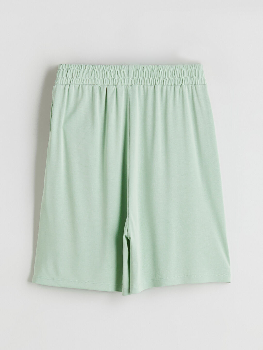 Yeşil Beli Lastikli Kadın Şort-4