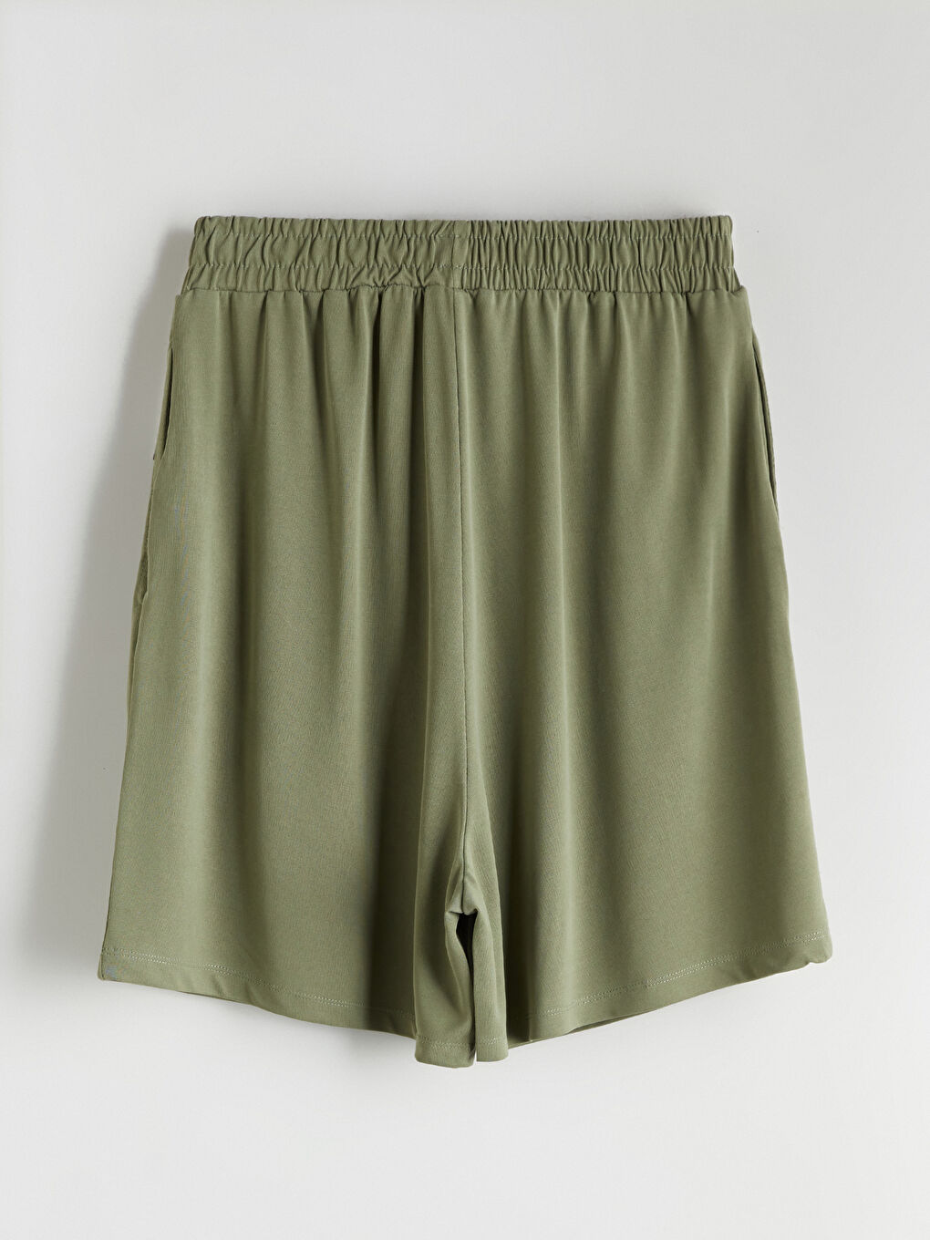 Yeşil Beli Lastikli Kadın Şort-4