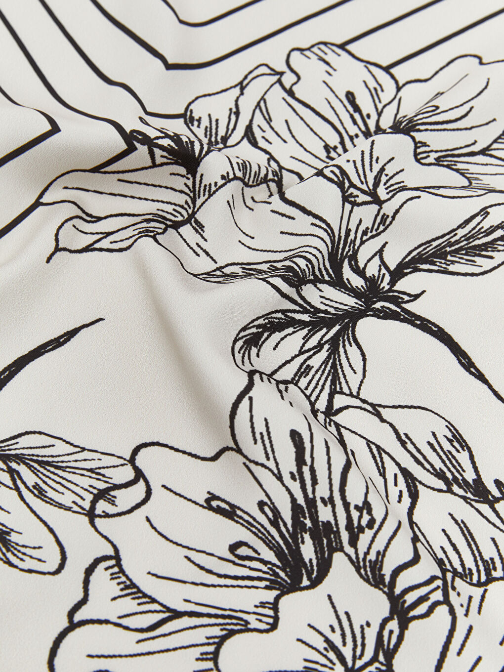 Ekru Çiçekli Kadın Bandana-2