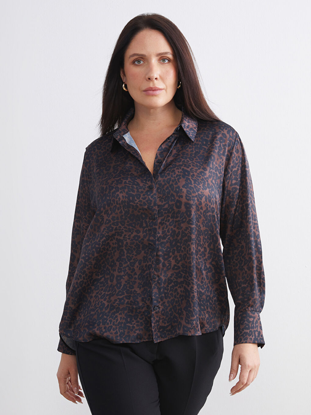 Siyah Leopar Desenli Oversize Saten Kadın Gömlek-1