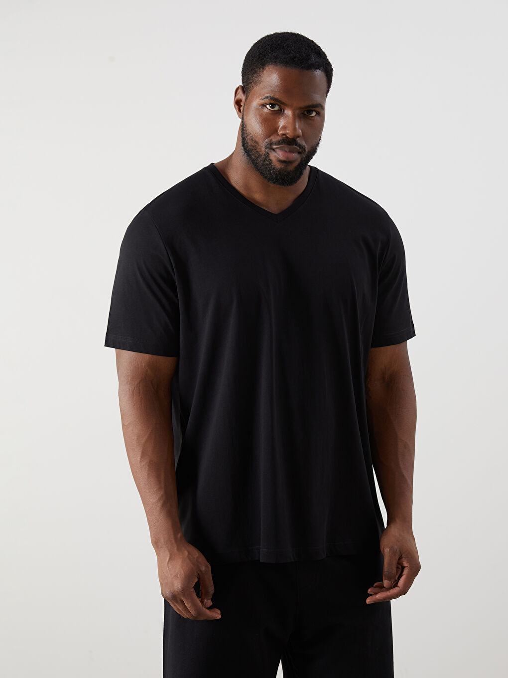 Siyah Büyük Beden V Yaka Penye Erkek Tişört-1