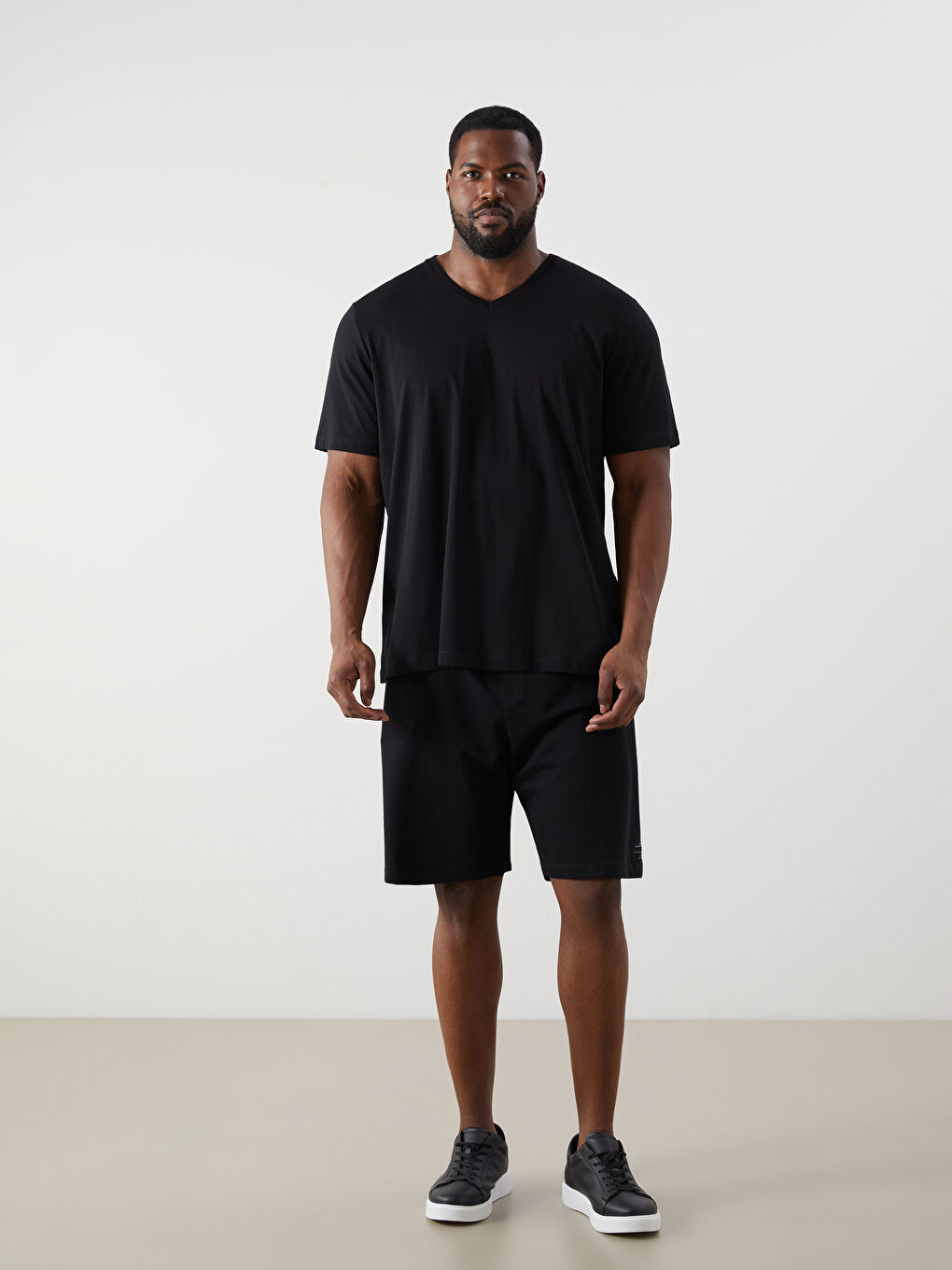 Siyah Büyük Beden V Yaka Penye Erkek Tişört-7