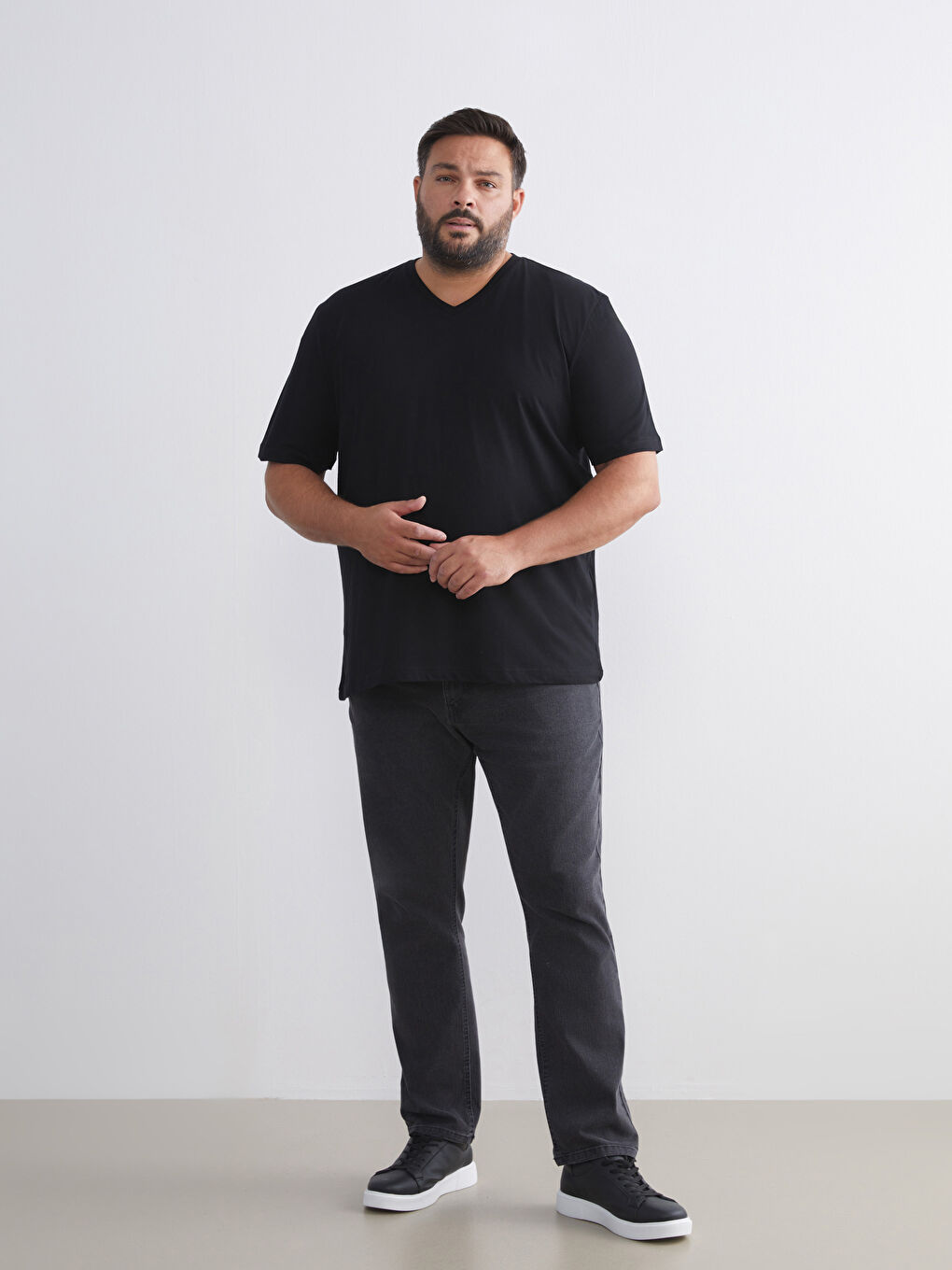 Siyah Büyük Beden V Yaka Penye Erkek Tişört-3
