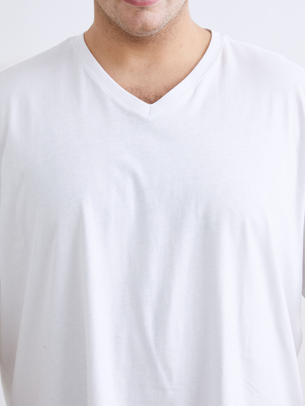 Beyaz Büyük Beden V Yaka Penye Erkek Tişört-6